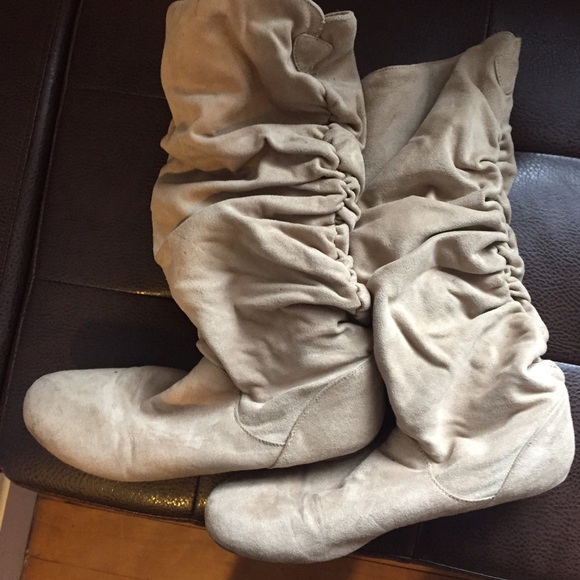 Tan Report Boots
