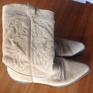 ALDO cowgirl tan suede boots 9