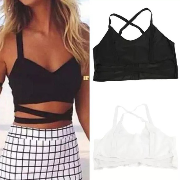 •ONLY 2 LEFT•Black crop cross cross top - Picture 3 of 3