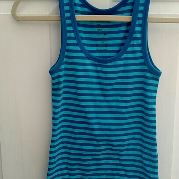 Cute Gap Essential tank