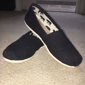 TOMS Black Canvas Women's Classic