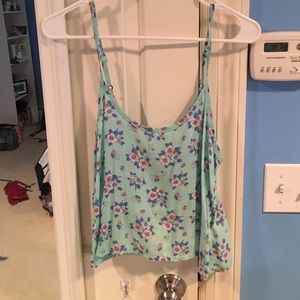 Hollister crop top (gently worn)