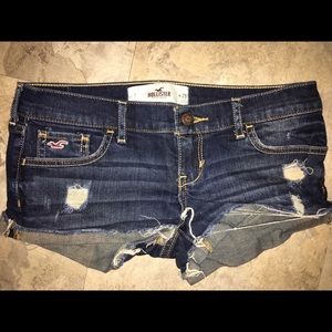 Super cute size 1 hollister shorts !