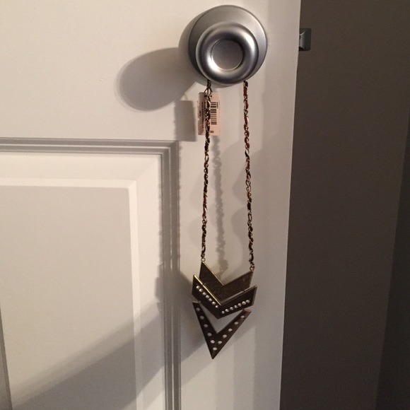 BRAND NEW BETHANY MOTA NECKLACE - Picture 1 of 3