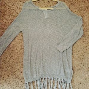 Light sweater with tassels
