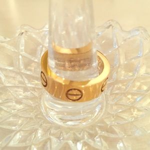 LOVE RING