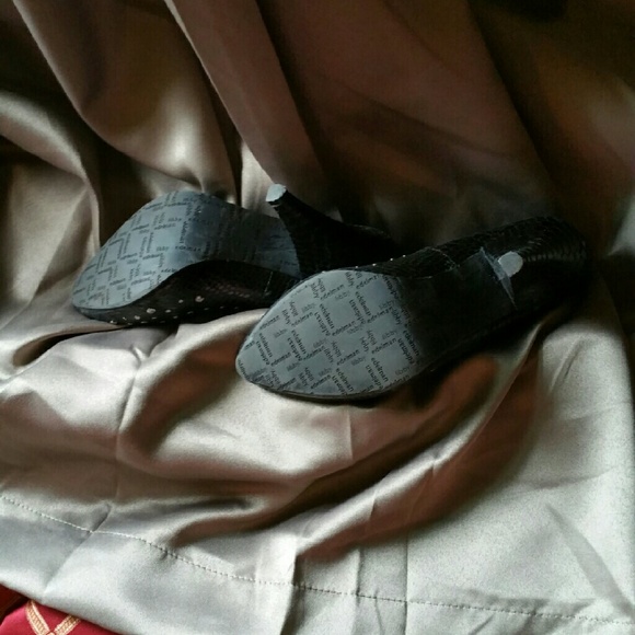 Sexy Libby Edelman crocodile studded kitten heels - Picture 4 of 4