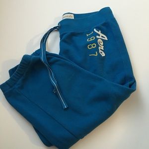 Aeropostale Cropped Pants