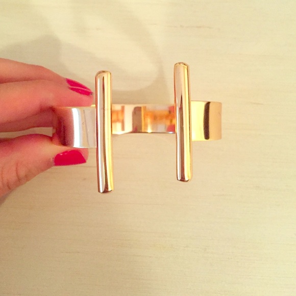 GOLD BANGLE