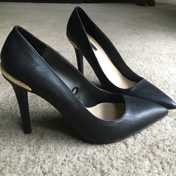 ZARA Gold Accent Pointed Heel