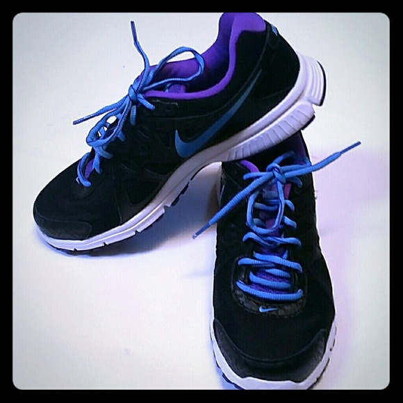 similar shoes nike revolution 2