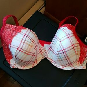 New without tags lace trim full figure bra