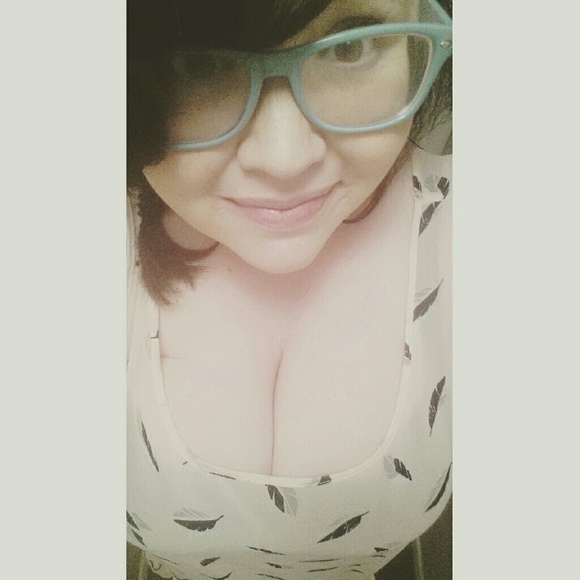 Meet your Posher, Lizzie - Picture 3 of 3