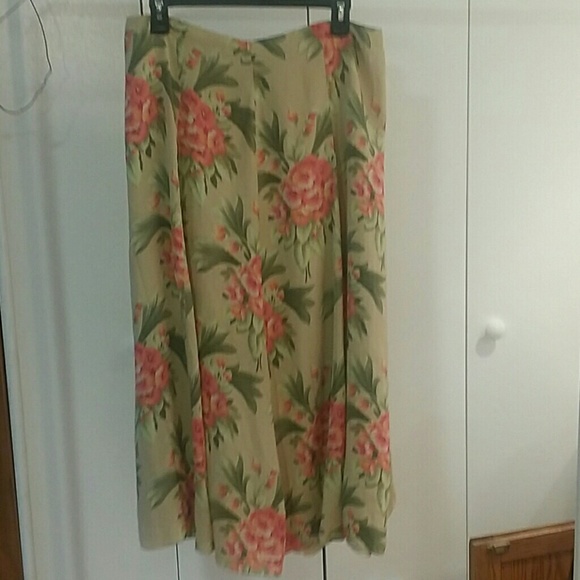 Jones New York flower skirt