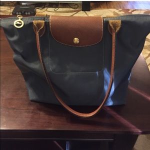 ⭐️⭐️⭐️1 day sale 45🌟🌟🌟Long champ Grey Authentic