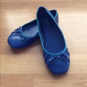 Flat shoes