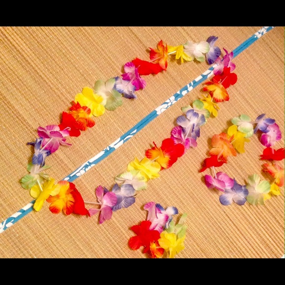 Solstice Boutique Swim - ๐Brand New Lei Set Solstice Boutique Swim - ๐Brand New Lei Set