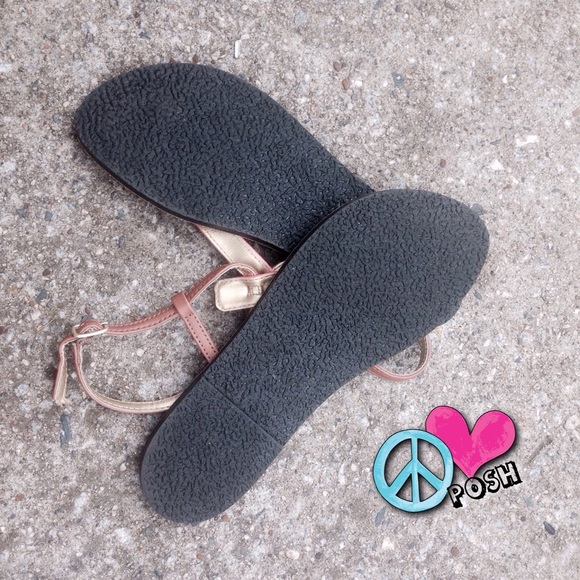 ✨ GAP Summer Sandals ✨🌾 - Picture 3 of 4