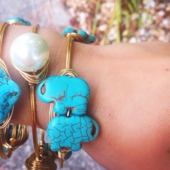 SOLD OUT ❌ Turquoise Elephant Bangle - Picture 2 of 3