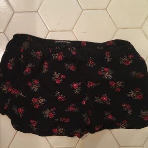 Brandy Melville (Evie shorts)