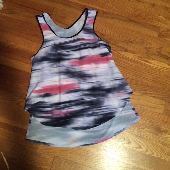 Lululemon tank
