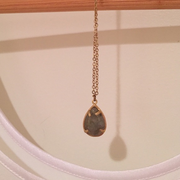 Gold Necklace with a Green Stone - Picture 3 of 4