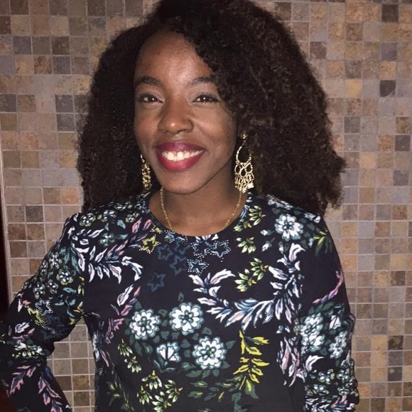 Meet your Posher, Alicia