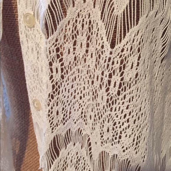 Button up white lace tank top - Picture 2 of 4