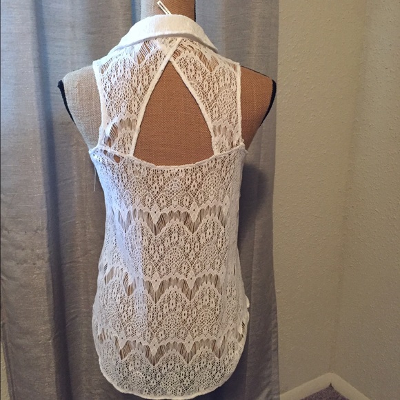 Button up white lace tank top - Picture 3 of 4