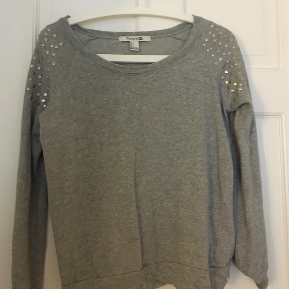 Grey sweatshirt with buttons