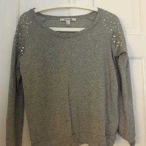 Grey sweatshirt with buttons