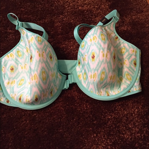 Front closure 36dd Victoria's Secret bra.