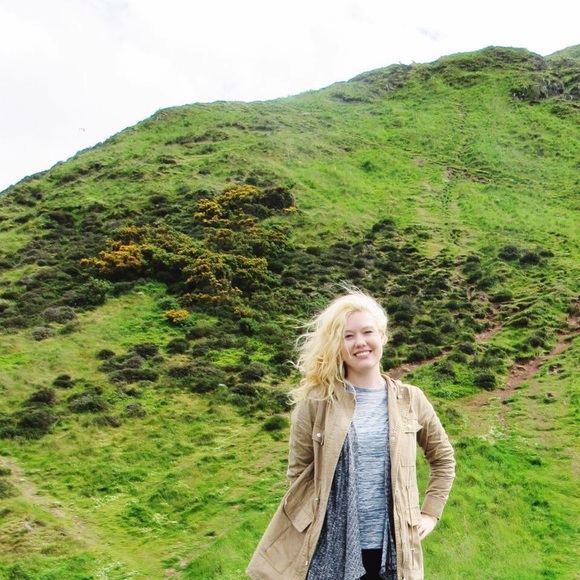 Meet your Posher, Jessica - Picture 2 of 3