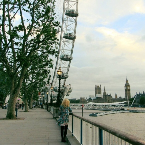 Meet your Posher, Jessica - Picture 3 of 3