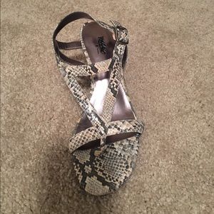 Snakeskin design sandal wedge