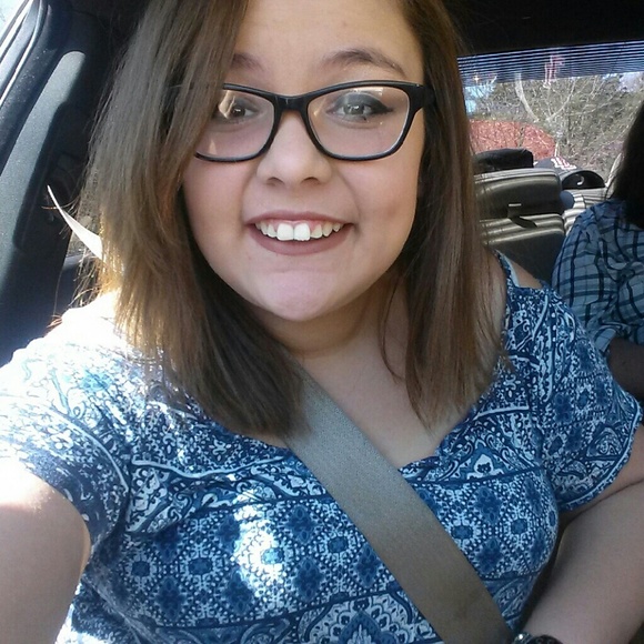 Meet your Posher, Monica - Picture 1 of 1