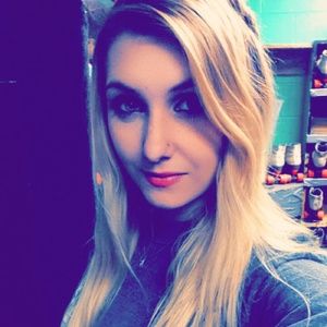 Meet your Posher, Devin