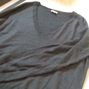 V neck sloppy sweater