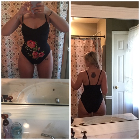 *SOLD* Black one piece bathing suit - Picture 4 of 4