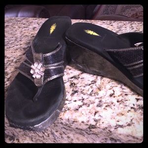 🔥🔥30% off 3! Volatile Shoes with Bling! Size 10