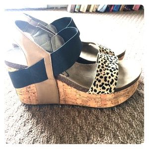 OTBT Platform Sandals