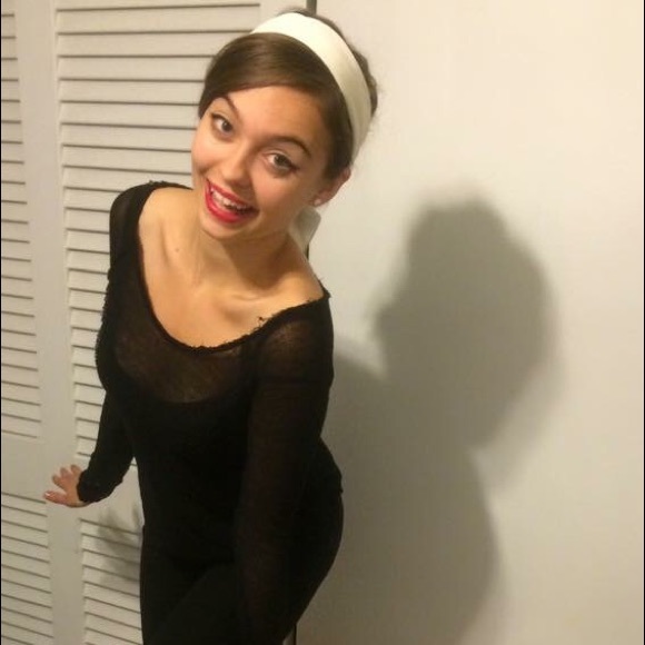 Meet Your Posher! - Picture 4 of 5