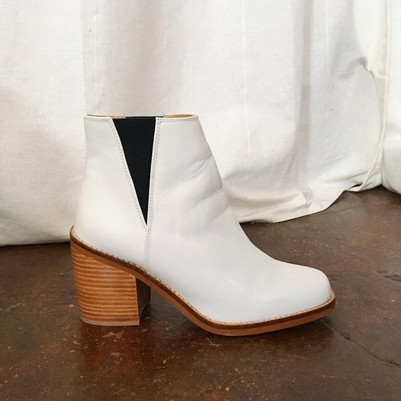 Shellys Shoes - Shelley's White Ankle Boots Shellys Shoes - Shelley's White Ankle Boots