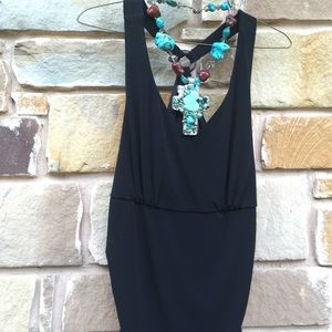 Black racetrack knit tank medium