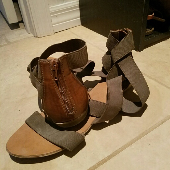 Nine West Stretch Strappy Flats
