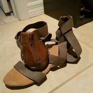 Nine West Stretch Strappy Flats