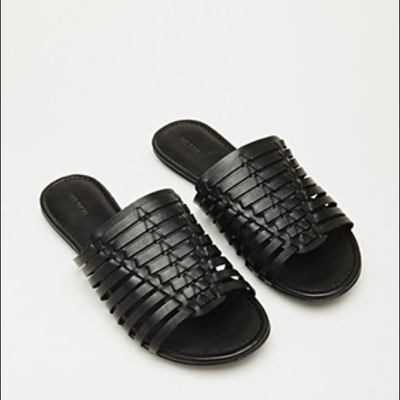 Forever 21 Woven Black Sandals Size 8