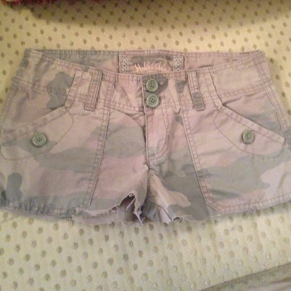 Holllister Khaki Camouflage Hot Shorts SZ S