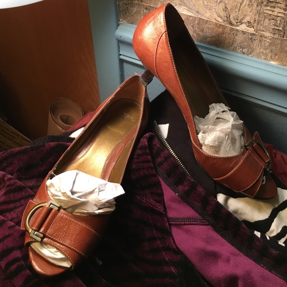 Used comfortable low heel cognac leather - Picture 1 of 4