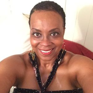 Meet your Posher, Beverly